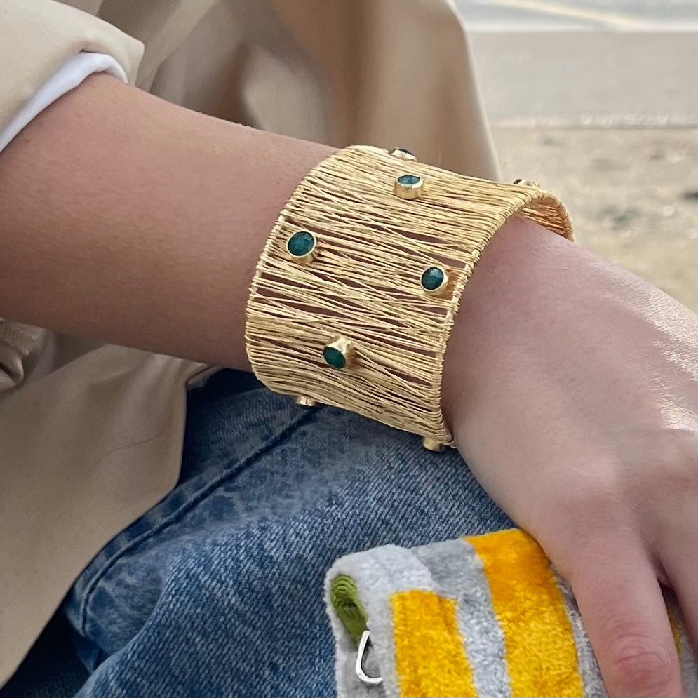 MANALI DESIGN-GERALDINE BREMER WEILL-BRACELET-MANCHETTE-VERT-LAITON PLAQUÉ OR-OEIL DE CHAT-MALO