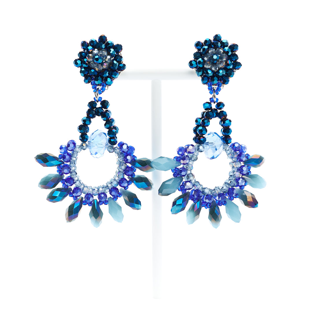 MANALI DESIGN-GERALDINE BREMER WEILL-BOUCLE D’OREILLE-CLIPS-PENDANTES-BLEU-CRYSTAL-PERLES DE VERRE-CLIPS HYPOALLERGÉNIQUE-VANINA