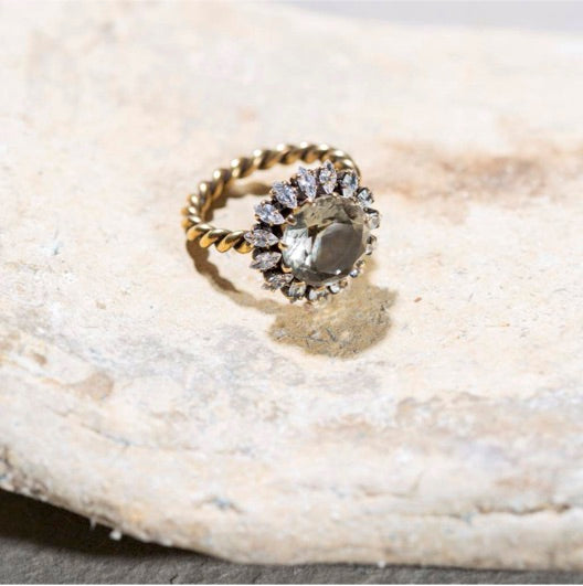 MANALI DESIGN-GERALDINE BREMER WEILL-BAGUE-AJUSTABLE-GREY GOLD-FLEUR-LAITON-CRISTAL DE BOHEME-PLAQUÉ OR-THI