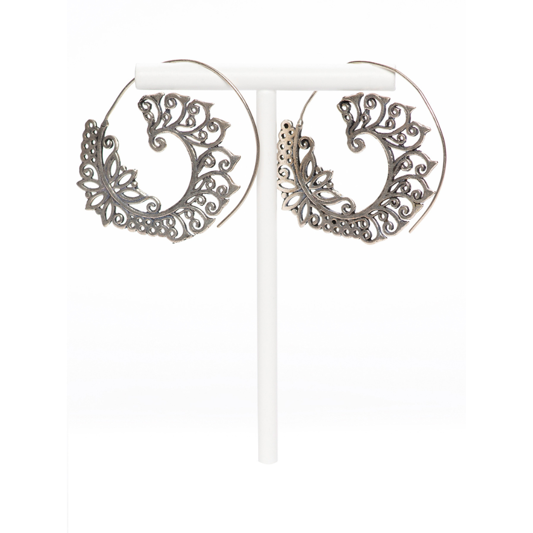 MANALI DESIGN-GERALDINE BREMER WEILL-BOUCLES D’OREILLE-PENDANTE-CRÉOLES-LAITON AGENTÉ-ARGENT-TIGE HYPOALLERGÉNIQUE-MOANNA