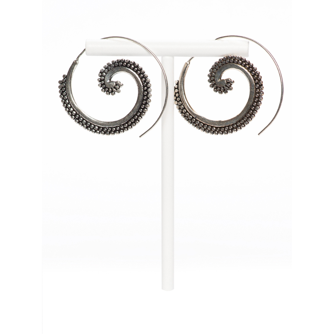 MANALI DESIGN-GERALDINE BREMER WEILL-BOUCLES D’OREILLE-PENDANTE-CIRCULAIRE-CRÉOLE-LAITON ARGENTÉ-ARGENT-TIGE HYPOALLERGÉNIQUE-MEREDITH