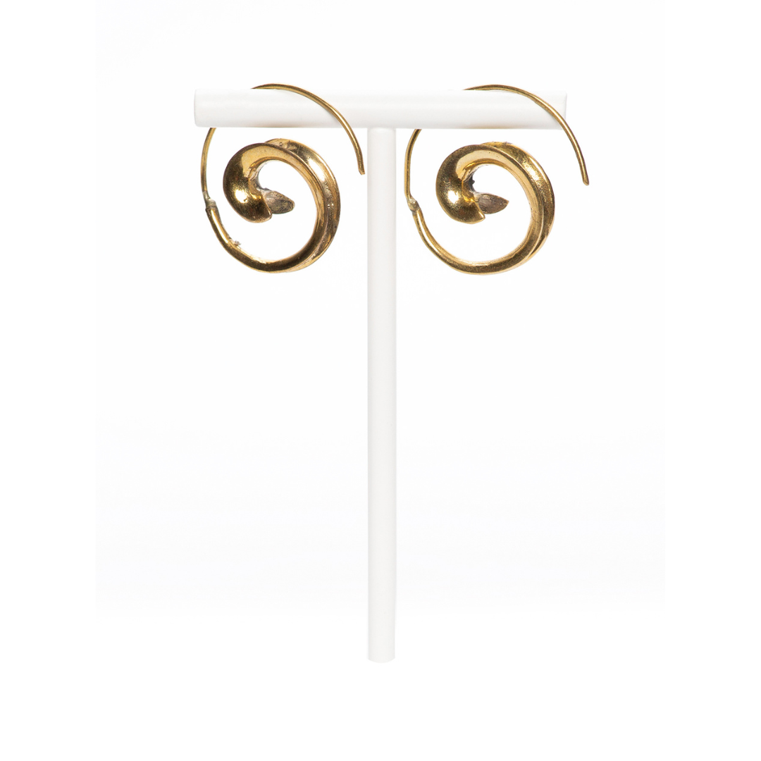 MANALI DESIGN-GERALDINE BREMER WEILL-BOUCLES D’OREILLE-PENDANTE-CRÉOLES-CIRCULAIRE-LAITON DORÉ-OR-TIGE HYPOALLERGÉNIQUE-MILDRED
