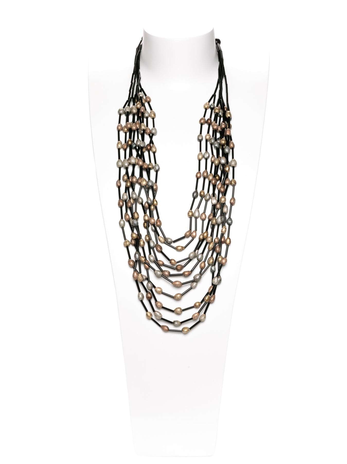 GERALDINE BREMER-WEILL - MANALI DESIGN - COLLIER - SAUTOIR - ETHNIQUE - GRAINES DE PANIAS - GRIS - MARRON