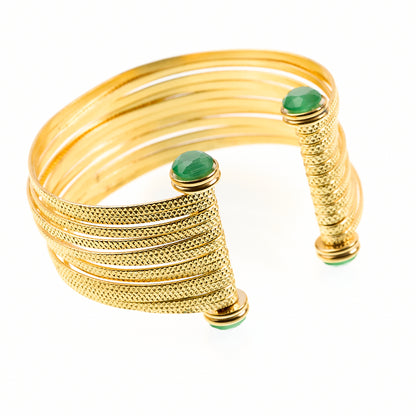 MANALI DESIGN-GERALDINE BREMER WEILL-BRACELET-MANCHETTE-VERT ÉMERAUDE-LAITON PLAQUÉ OR-OEIL DE CHAT-MATHILDE