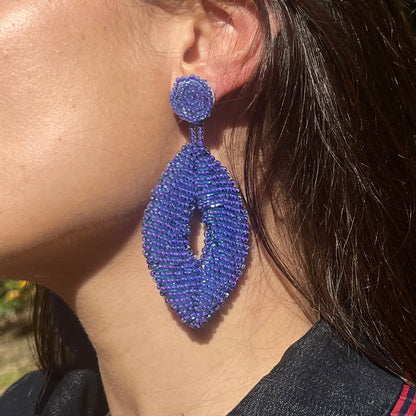 MANALI DESIGN-GERALDINE BREMER WEILL-BOUCLE D’OREILLE-PERCÉES-PENDANTES-BLEU/VIOLET-TIGE HYPOALLERGÉNIQUE-PERLES DE ROCAILLE-VIRNA